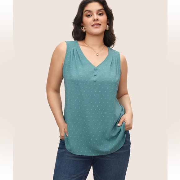 BloomChic Plus Size Jacquard Pleated Button Detail Tank Top - Picture 1 of 7